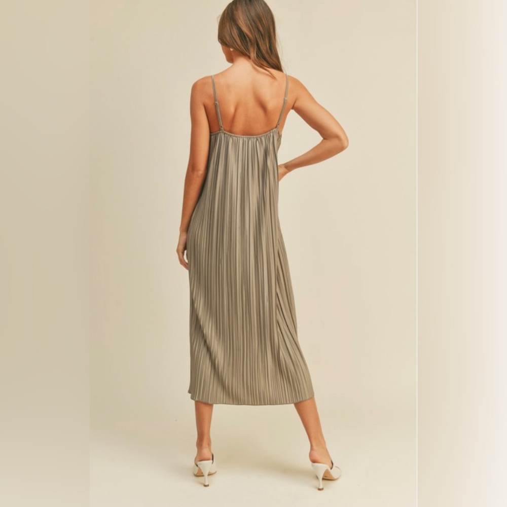 Dress - Picture 5 of 7